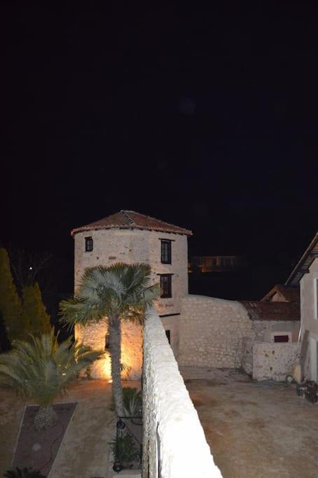Tour Medievale Fortifiee Entierement Restaure Saint-Sever  Exterior foto